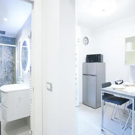 Apartment 2 Bedroom Cozy In