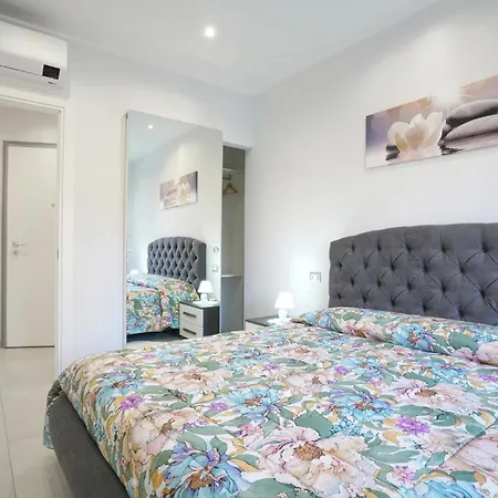 아파트 2 Bedroom Cozy In 산레모